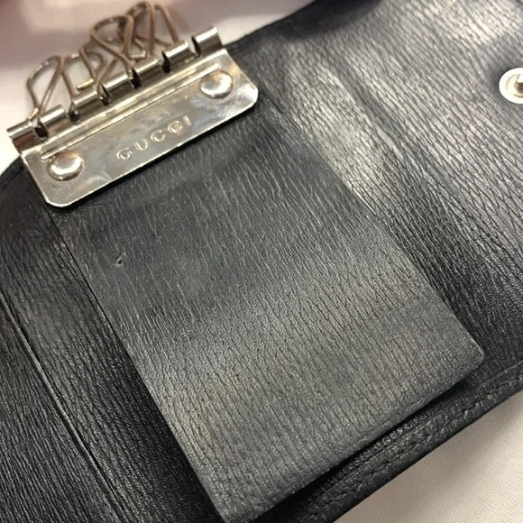 Gucci black grained leather 6 key ring holder made in Italy - Picture 8 of 11